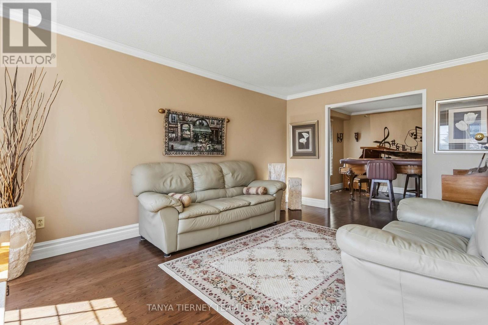 50 Lipton Crescent, Whitby, Ontario  L1R 1W7 - Photo 7 - E12992722