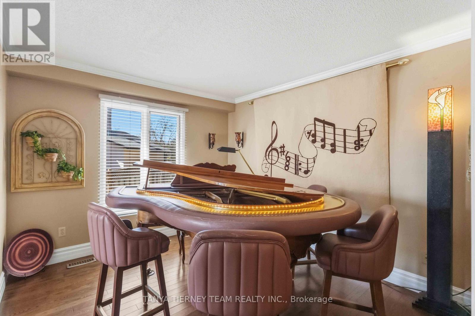 50 Lipton Crescent, Whitby, Ontario  L1R 1W7 - Photo 9 - E12992722