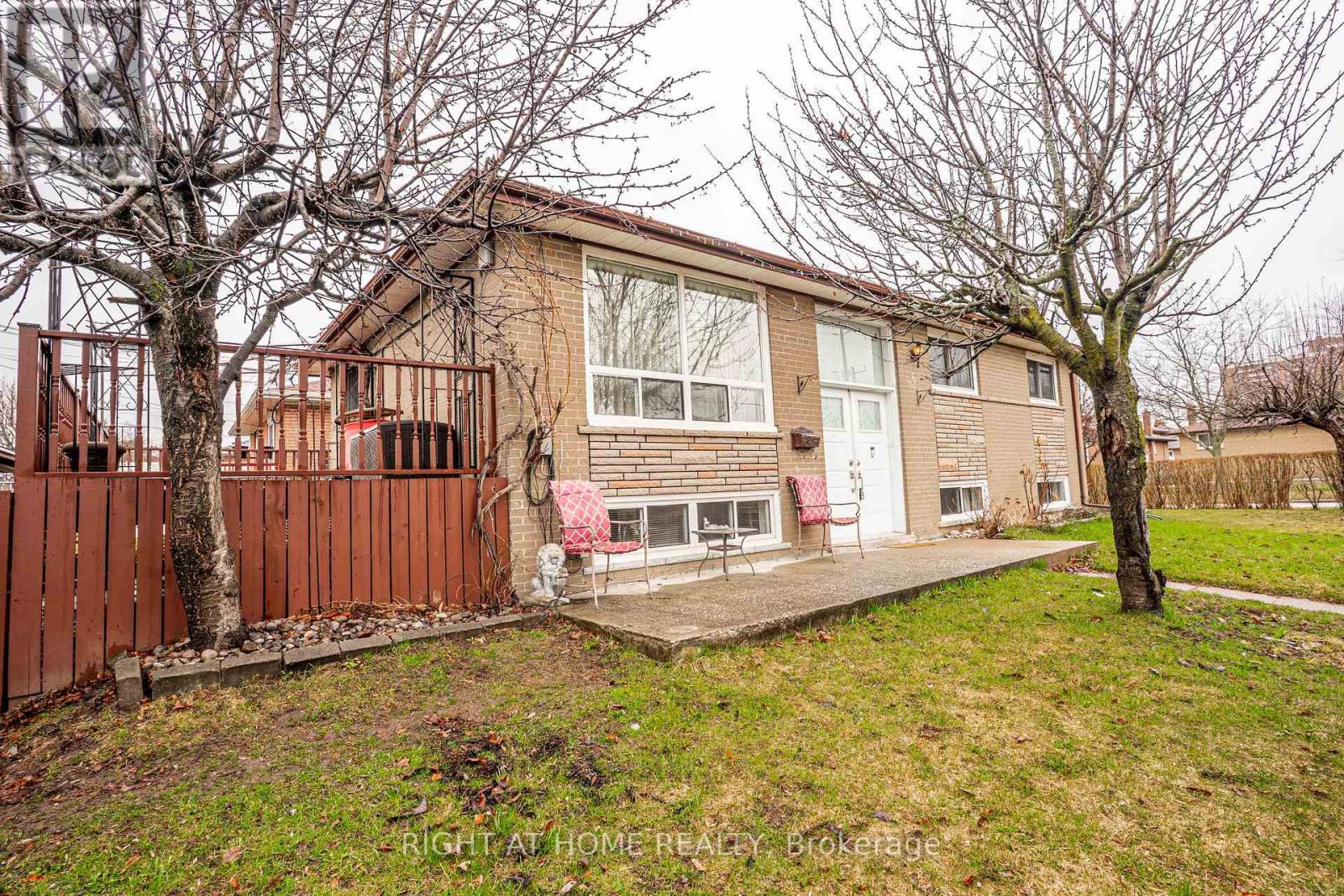 67 Torrance Road, Toronto, Ontario  M1J 2J6 - Photo 4 - E12992744