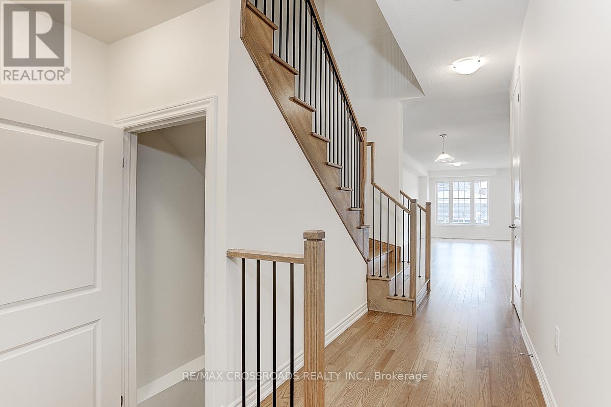 53 Velvet Drive, Whitby, Ontario  L1P 0P6 - Photo 4 - E12992780