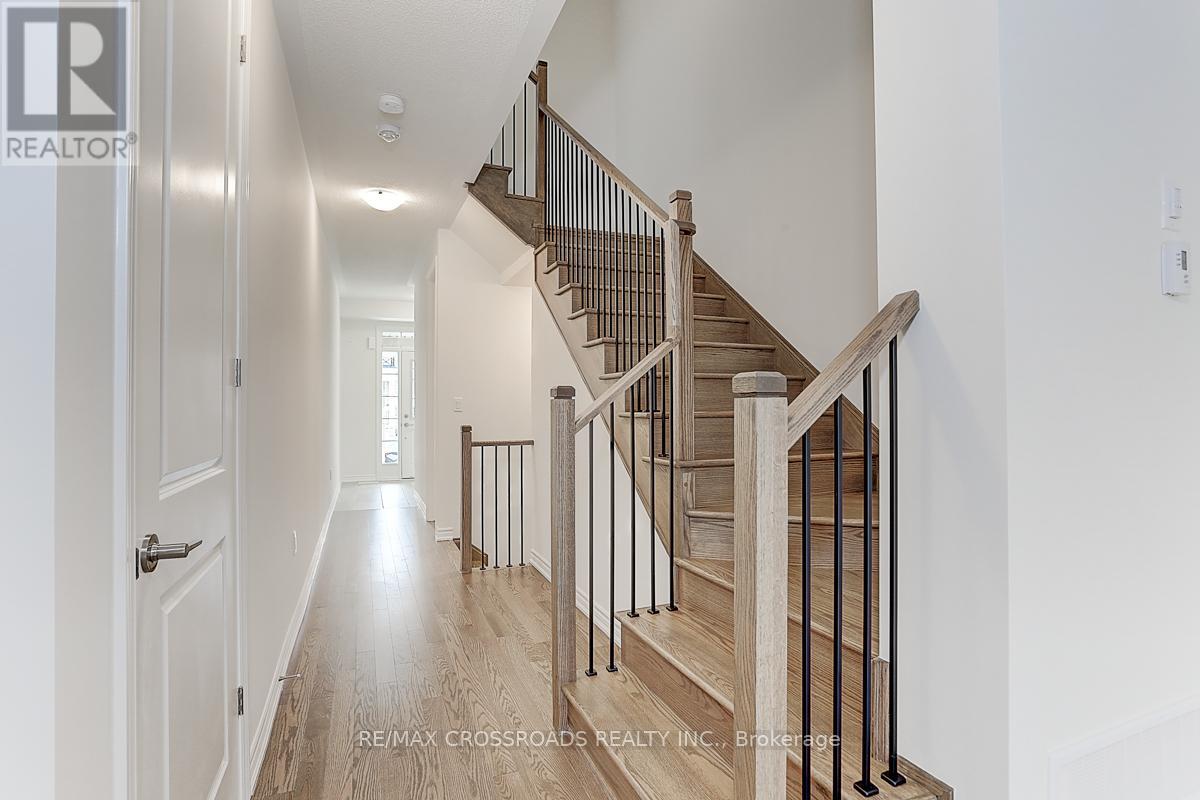 53 Velvet Drive, Whitby, Ontario  L1P 0P6 - Photo 5 - E12992780