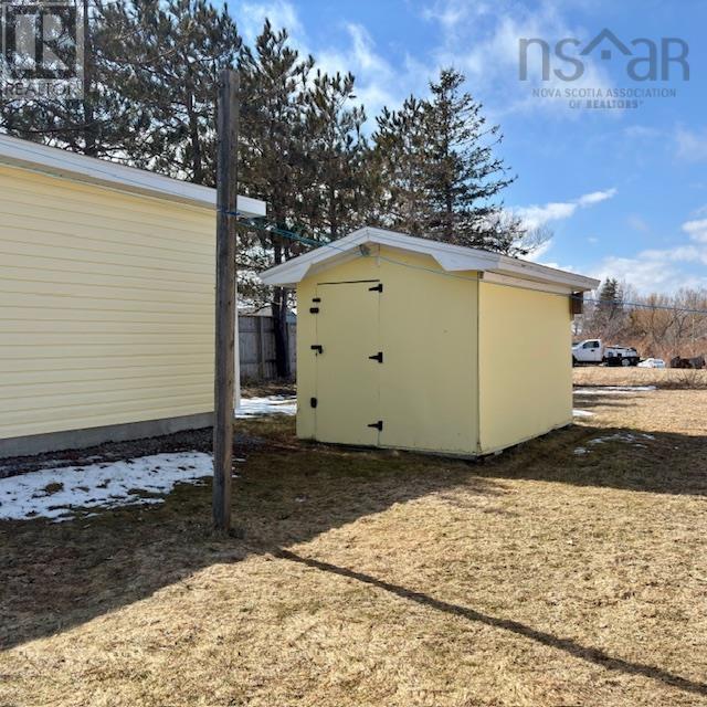 777 Forsyth Street, New Waterford, Nova Scotia  B1H 2Y6 - Photo 4 - 202606696