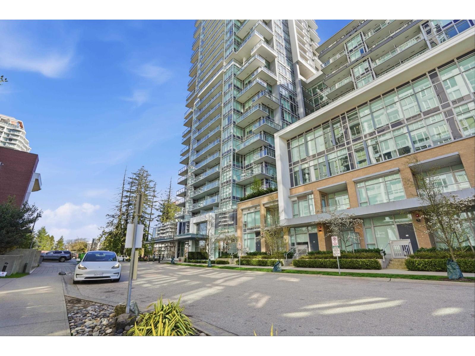 1108 13350 Central Avenue, Surrey, British Columbia  V3T 0S1 - Photo 2 - R3108076