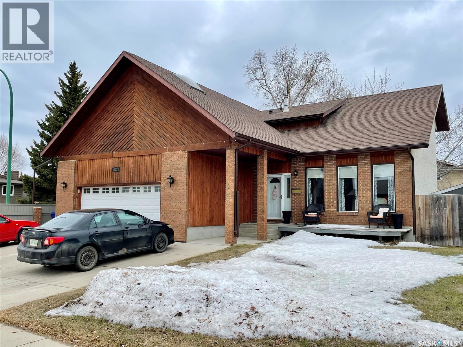 302 Nokomis Place, Saskatoon, Saskatchewan  S7K 5E2 - Photo 1 - SK032788