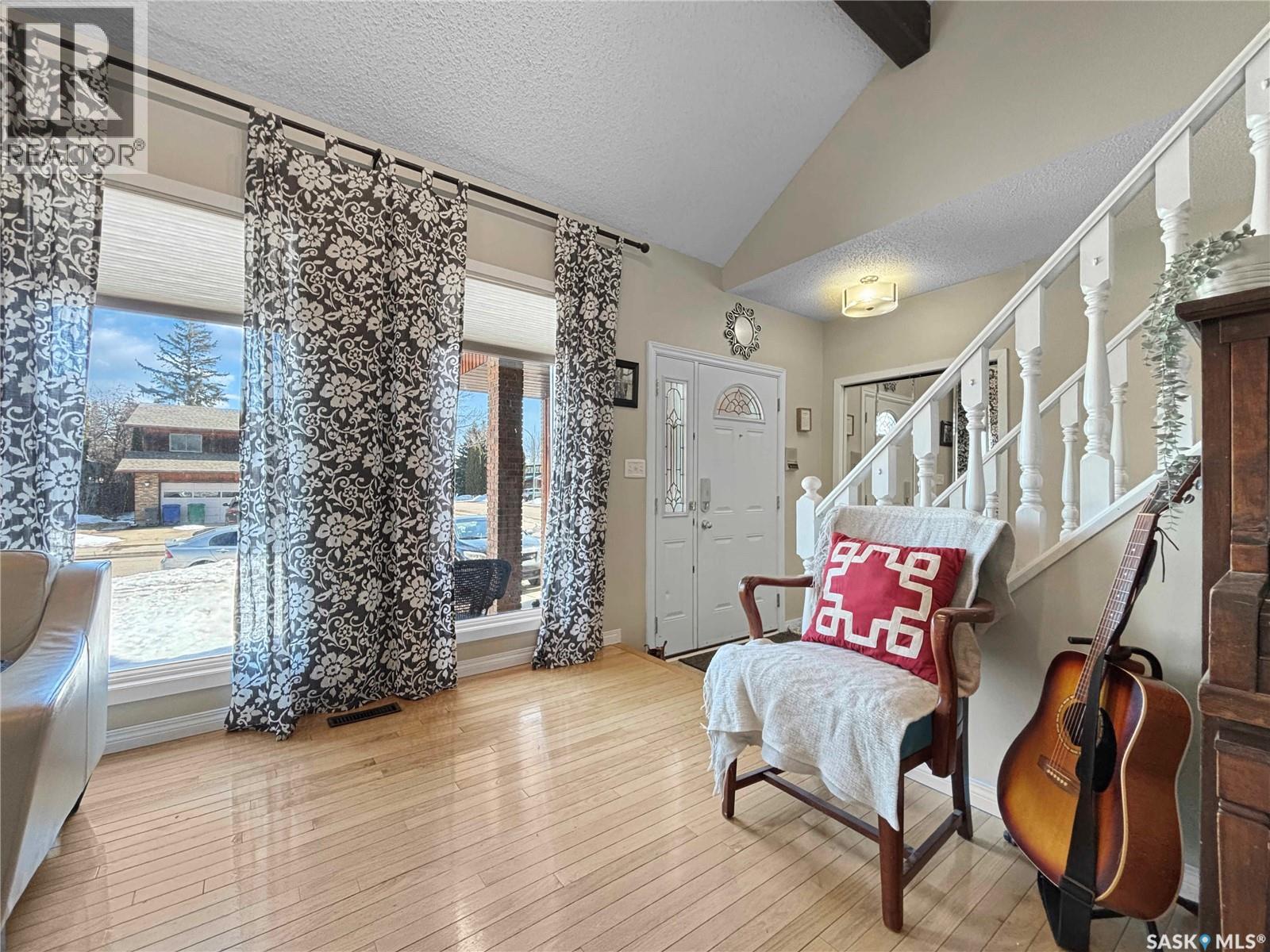 302 Nokomis Place, Saskatoon, Saskatchewan  S7K 5E2 - Photo 2 - SK032788