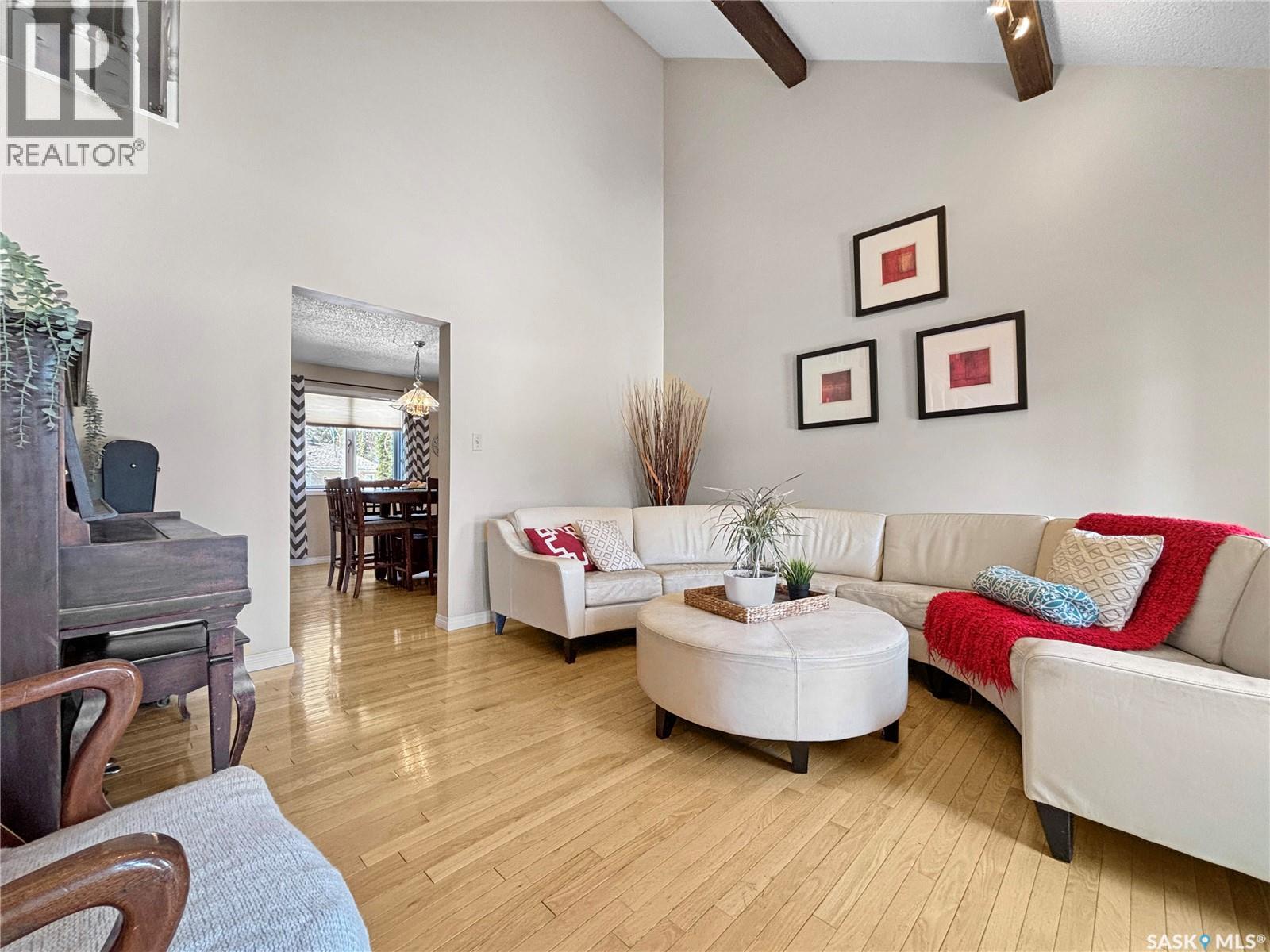 302 Nokomis Place, Saskatoon, Saskatchewan  S7K 5E2 - Photo 3 - SK032788