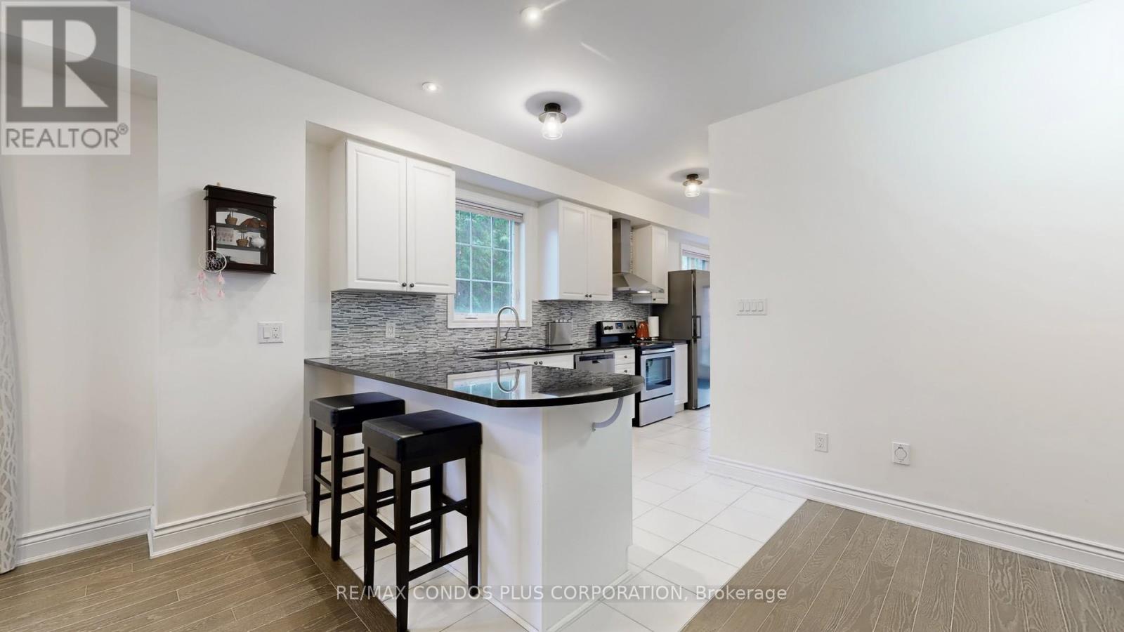 22 - 8777 Dufferin Street, Vaughan, Ontario  L4J 8W3 - Photo 13 - N12992548