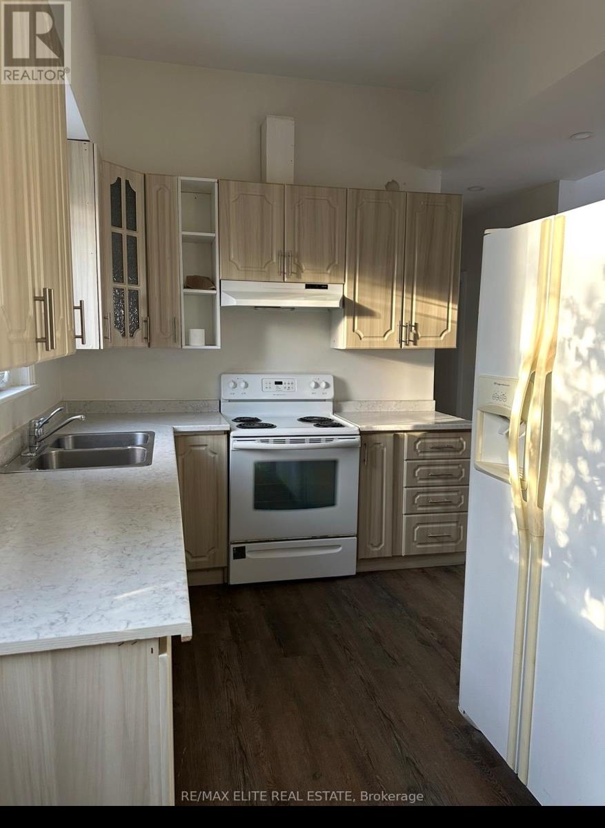 769 Arthur Street, Newmarket, Ontario  L3Y 1S4 - Photo 10 - N12992598