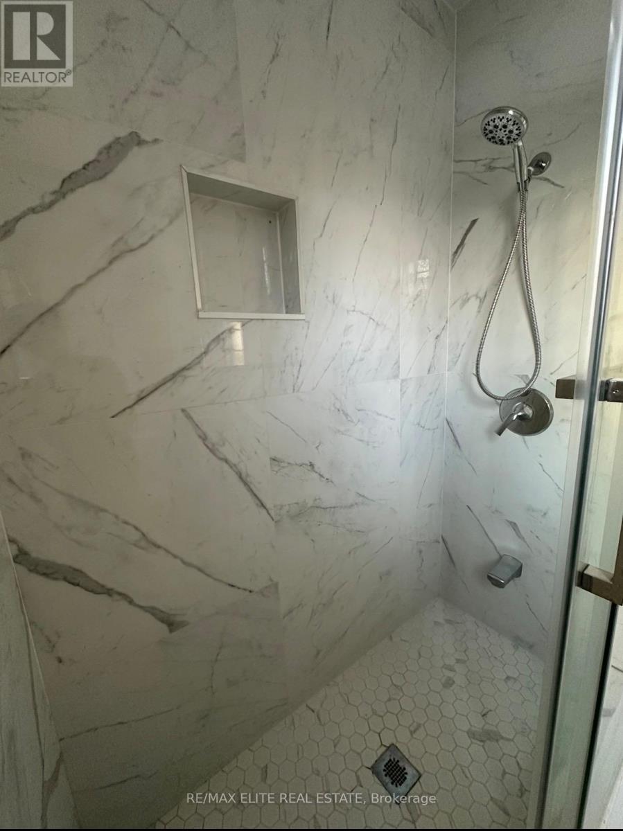 769 Arthur Street, Newmarket, Ontario  L3Y 1S4 - Photo 12 - N12992598