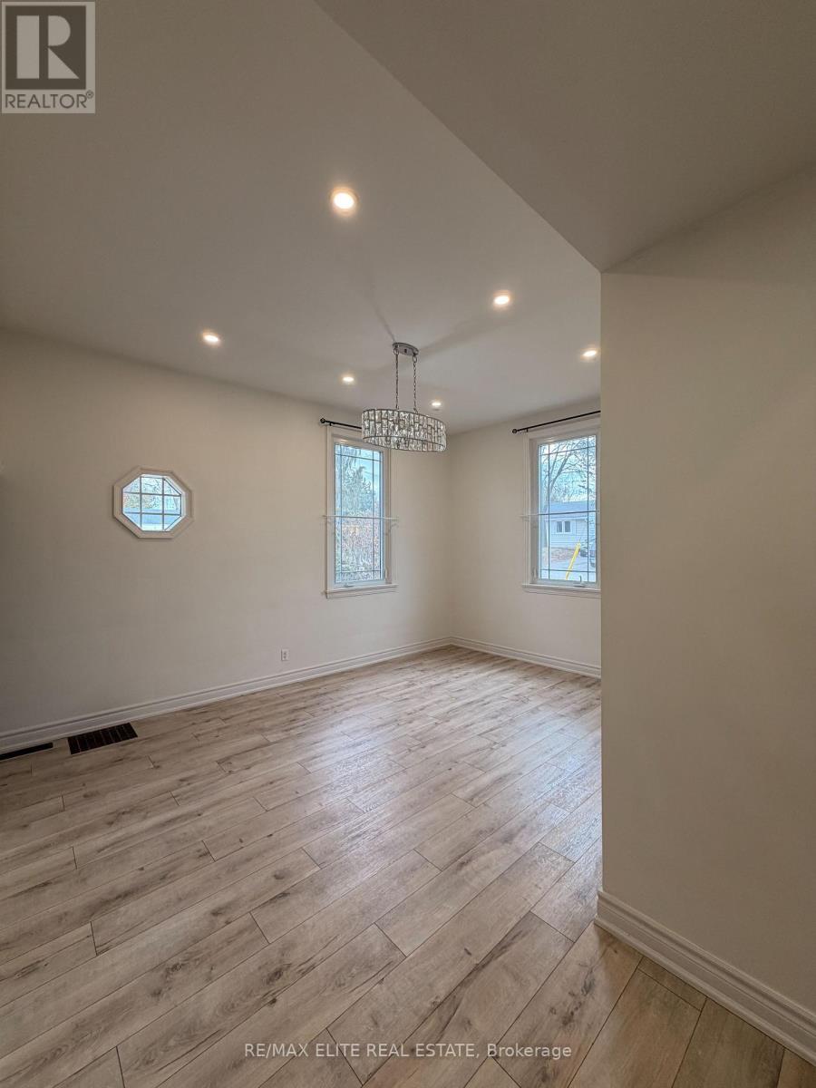 769 Arthur Street, Newmarket, Ontario  L3Y 1S4 - Photo 4 - N12992598