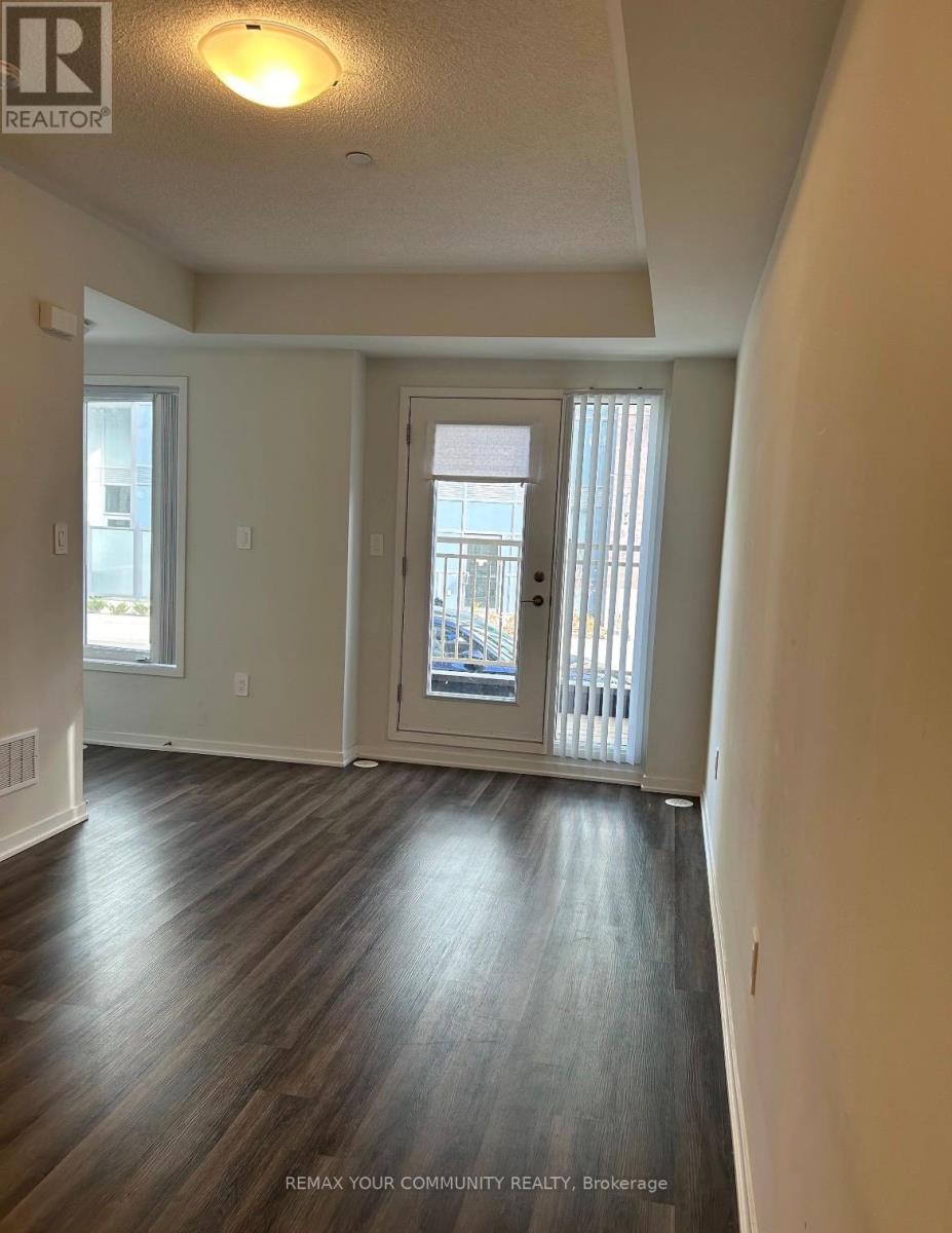 93 - 39 Honeycrisp Crescent, Vaughan, Ontario  L4K 0N6 - Photo 5 - N12992646