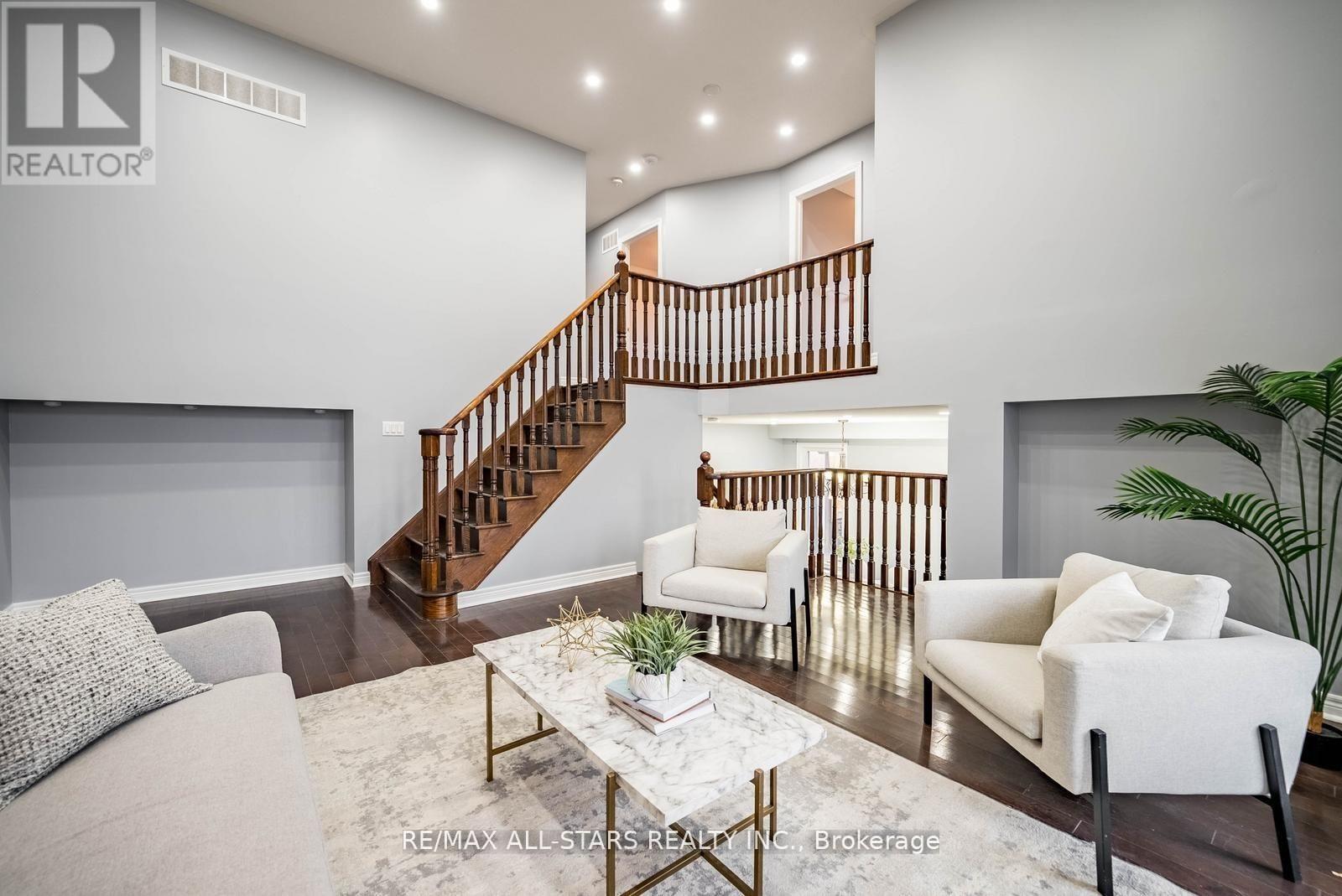 138 Yakefarm Boulevard, Whitchurch-Stouffville, Ontario  L4A 0R8 - Photo 21 - N12992682