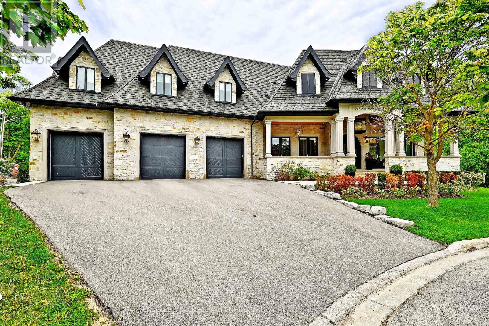 197 Sherwood Place, Newmarket, Ontario  L3Y 8E5 - Photo 3 - N12992770