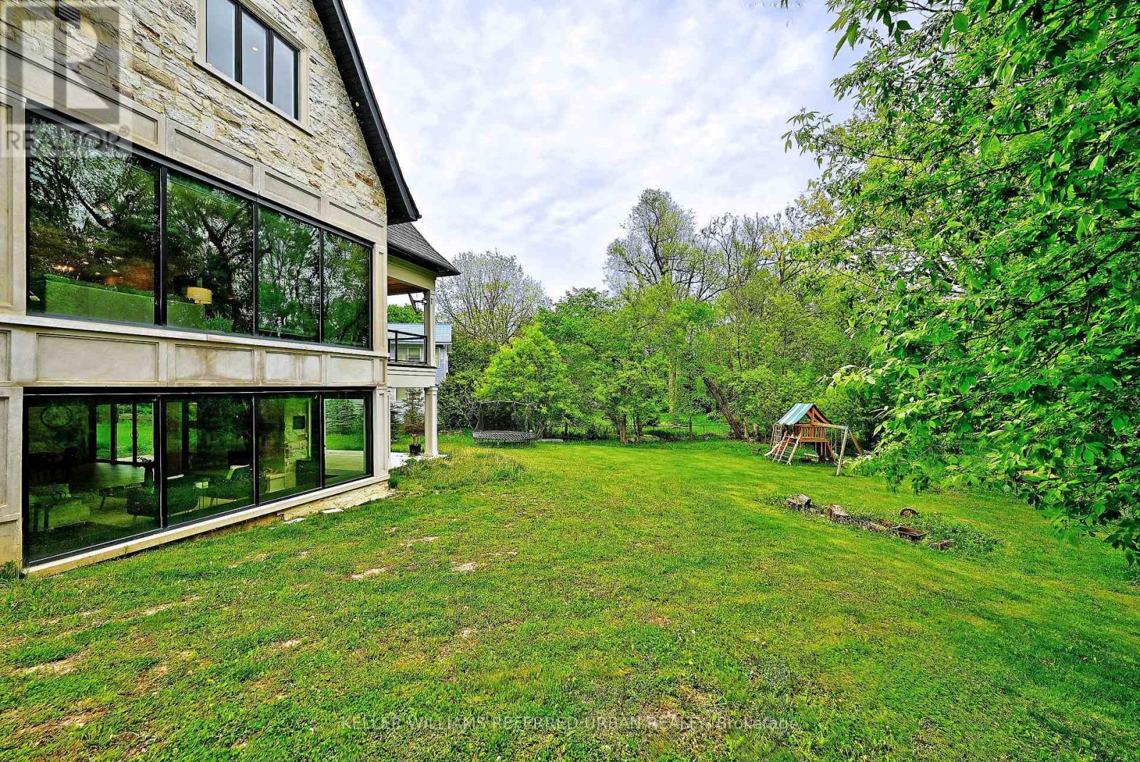 197 Sherwood Place, Newmarket, Ontario  L3Y 8E5 - Photo 48 - N12992770