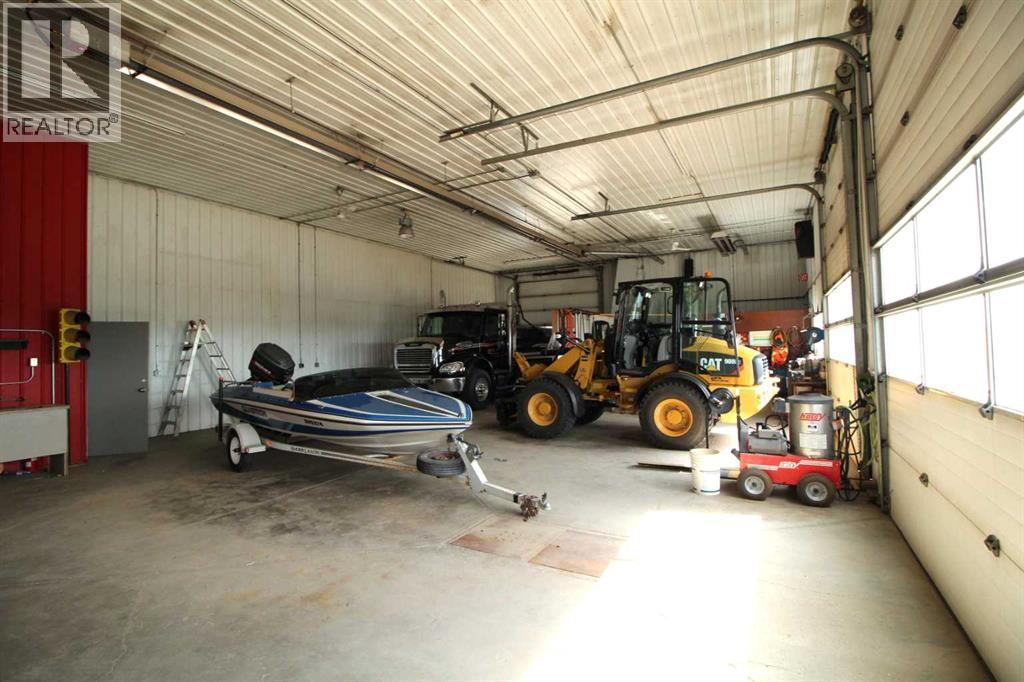 3208 52 Avenue, Innisfail, Alberta  T4G 1E2 - Photo 7 - A2287062