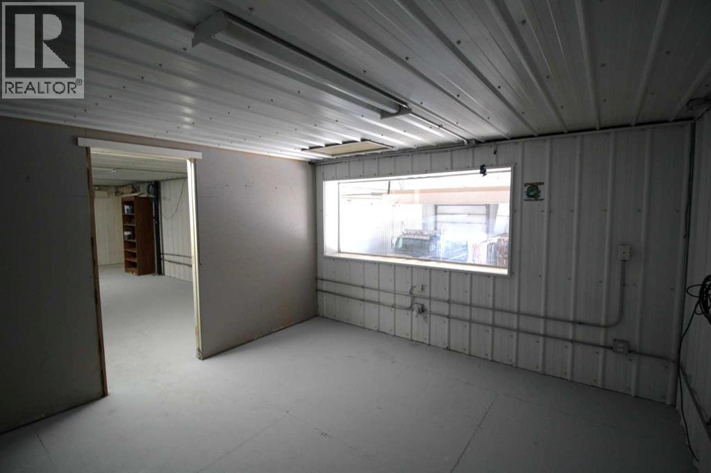 3208 52 Avenue, Innisfail, Alberta  T4G 1E2 - Photo 10 - A2287062