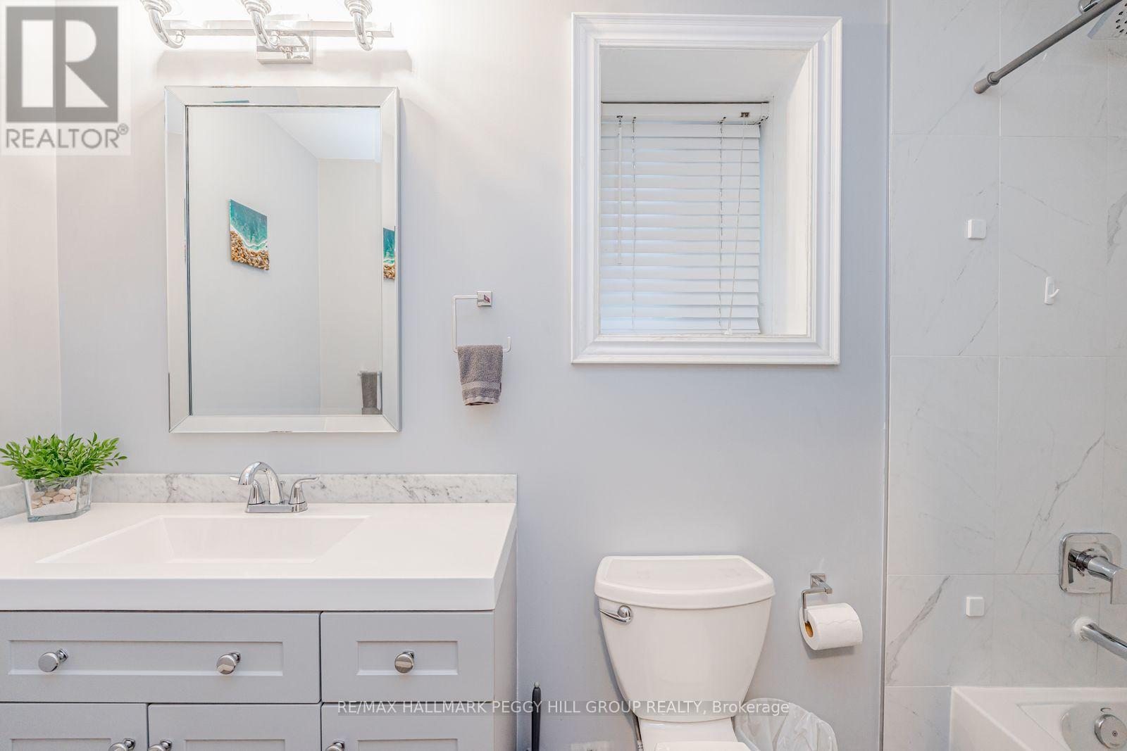 30a Hewitt Place, Barrie (Georgian Drive), Ontario  L4M 7B3 - Photo 11 - S12992716