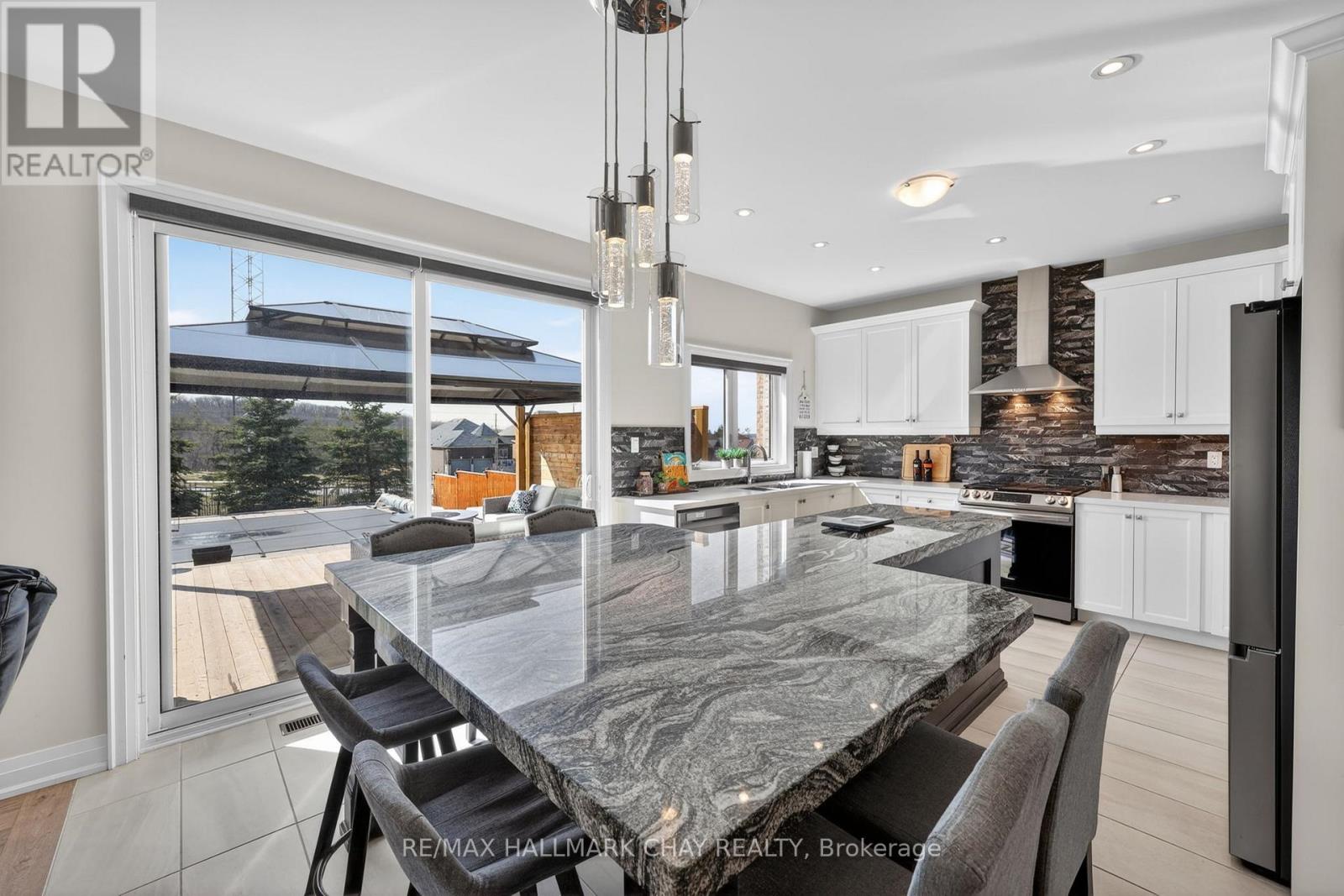 2 Cypress Point Street, Barrie, Ontario  L4N 6J9 - Photo 8 - S12992724