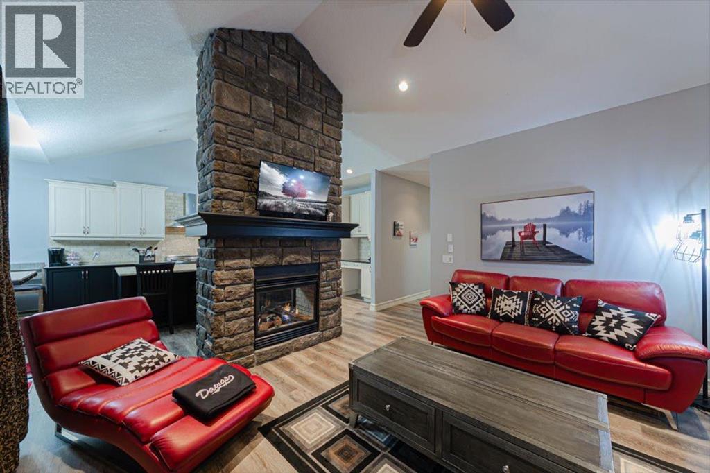 115 Montclair Place, Rural Rocky View County, Alberta  T4C 0A7 - Photo 11 - A2299384