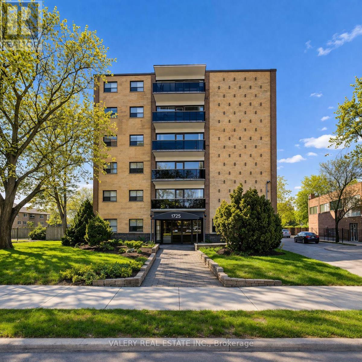 605 - 1725 LAWRENCE AVENUE E, Toronto, Ontario