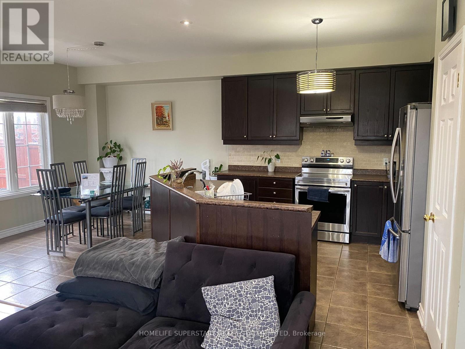 1316 Macinally Court, Oshawa, Ontario  L1K 0B6 - Photo 10 - E12965356