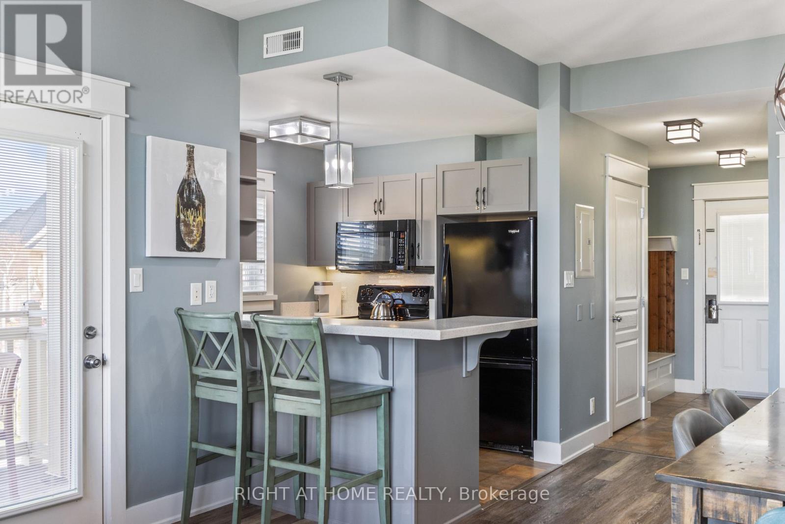 229 - 130 Fairway Court, Blue Mountains, Ontario N3W 1Y1 - Photo 18 - X12508834