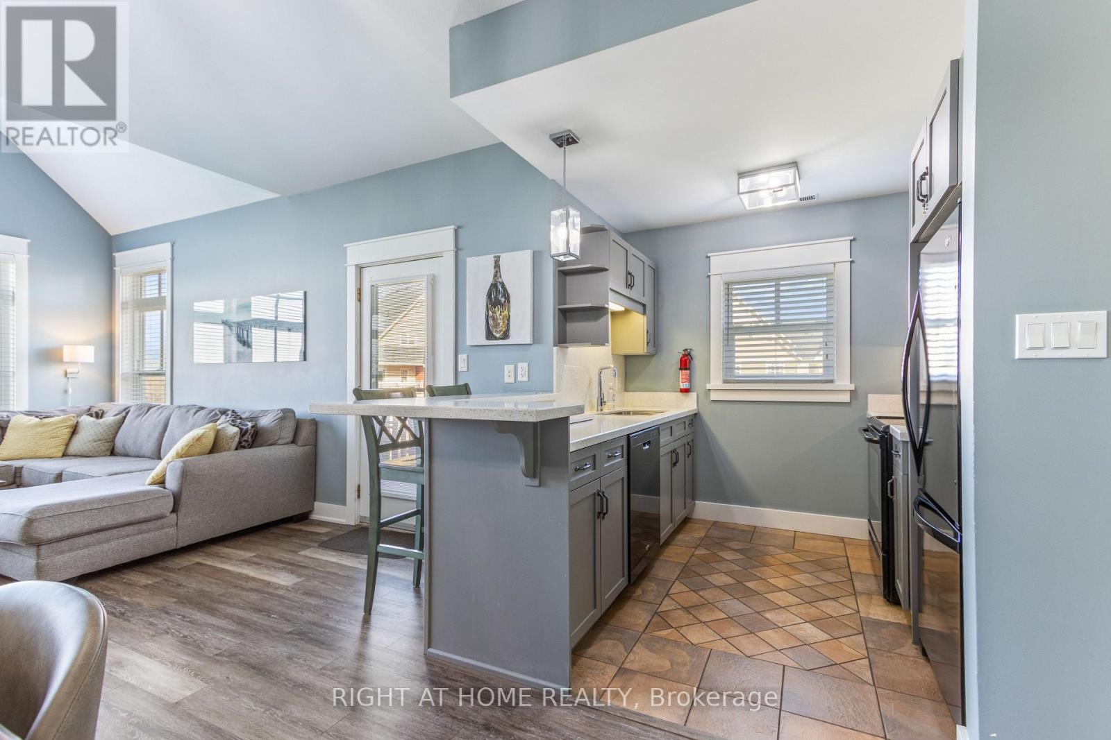 229 - 130 Fairway Court, Blue Mountains, Ontario N3W 1Y1 - Photo 20 - X12508834