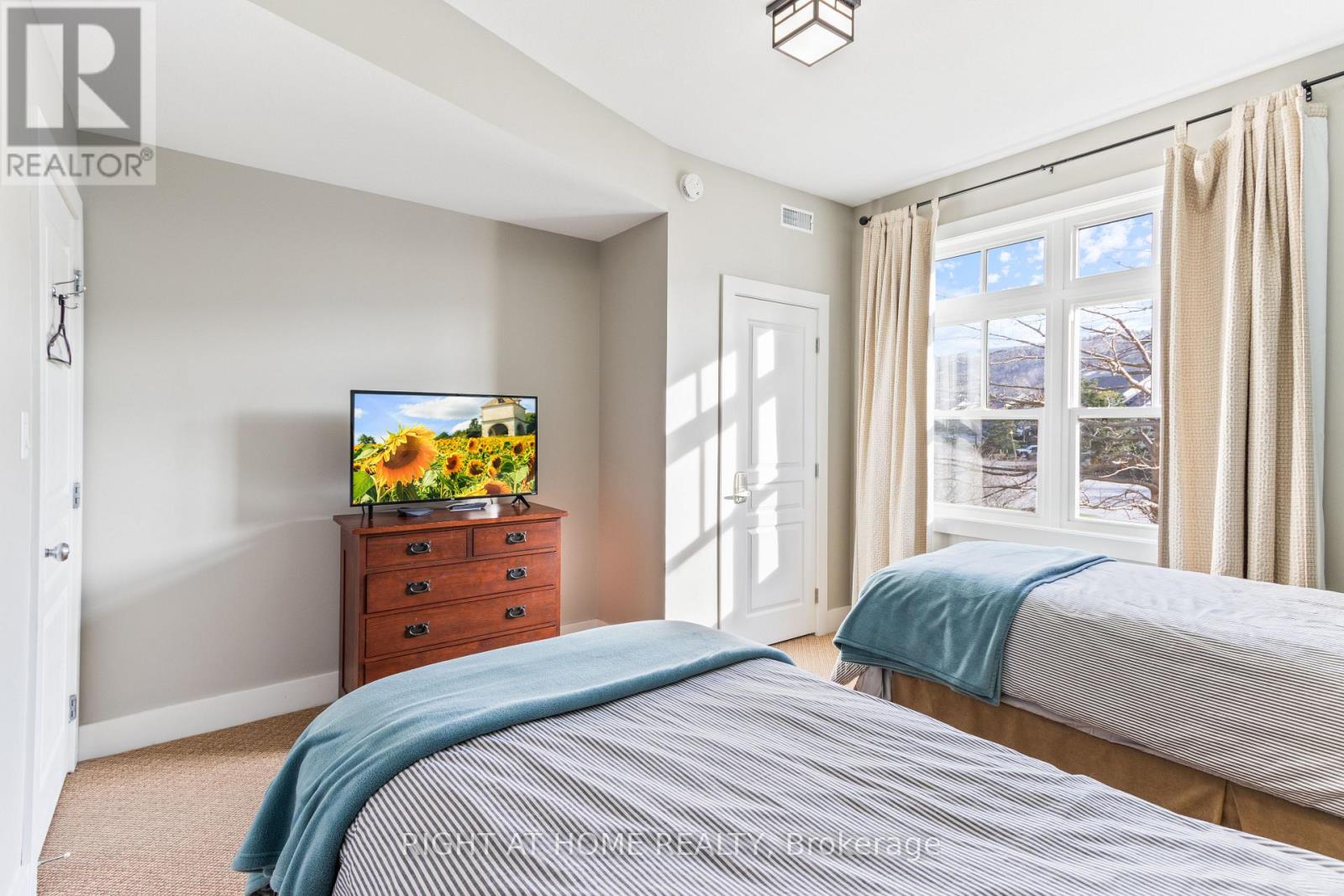 229 - 130 Fairway Court, Blue Mountains, Ontario N3W 1Y1 - Photo 24 - X12508834