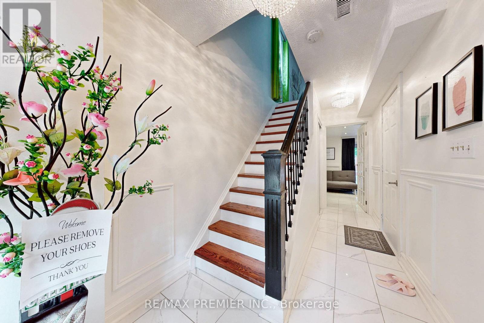 120 Ellerslie Road, Brampton, Ontario  L6T 4C3 - Photo 4 - W12992518