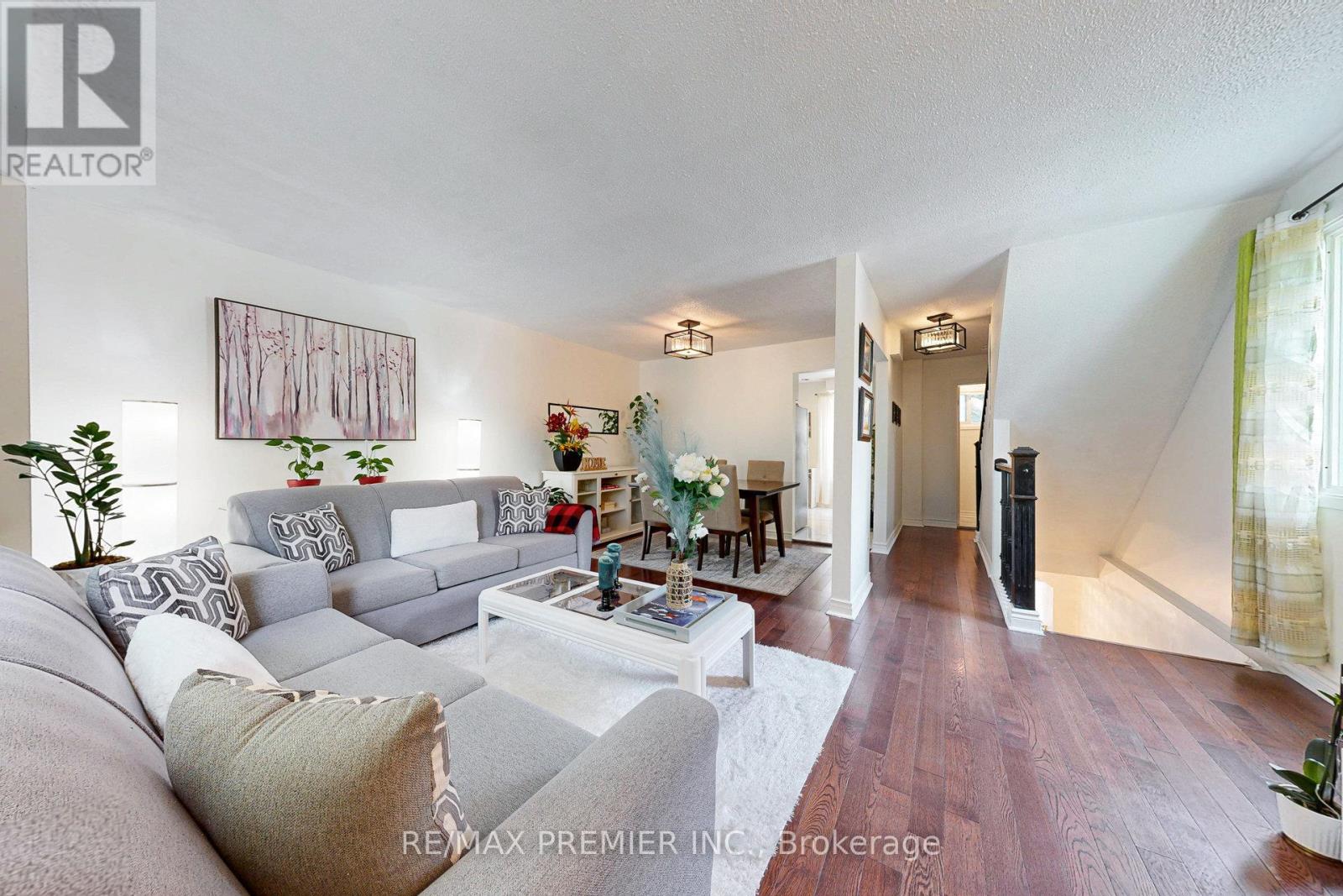 120 Ellerslie Road, Brampton, Ontario  L6T 4C3 - Photo 8 - W12992518