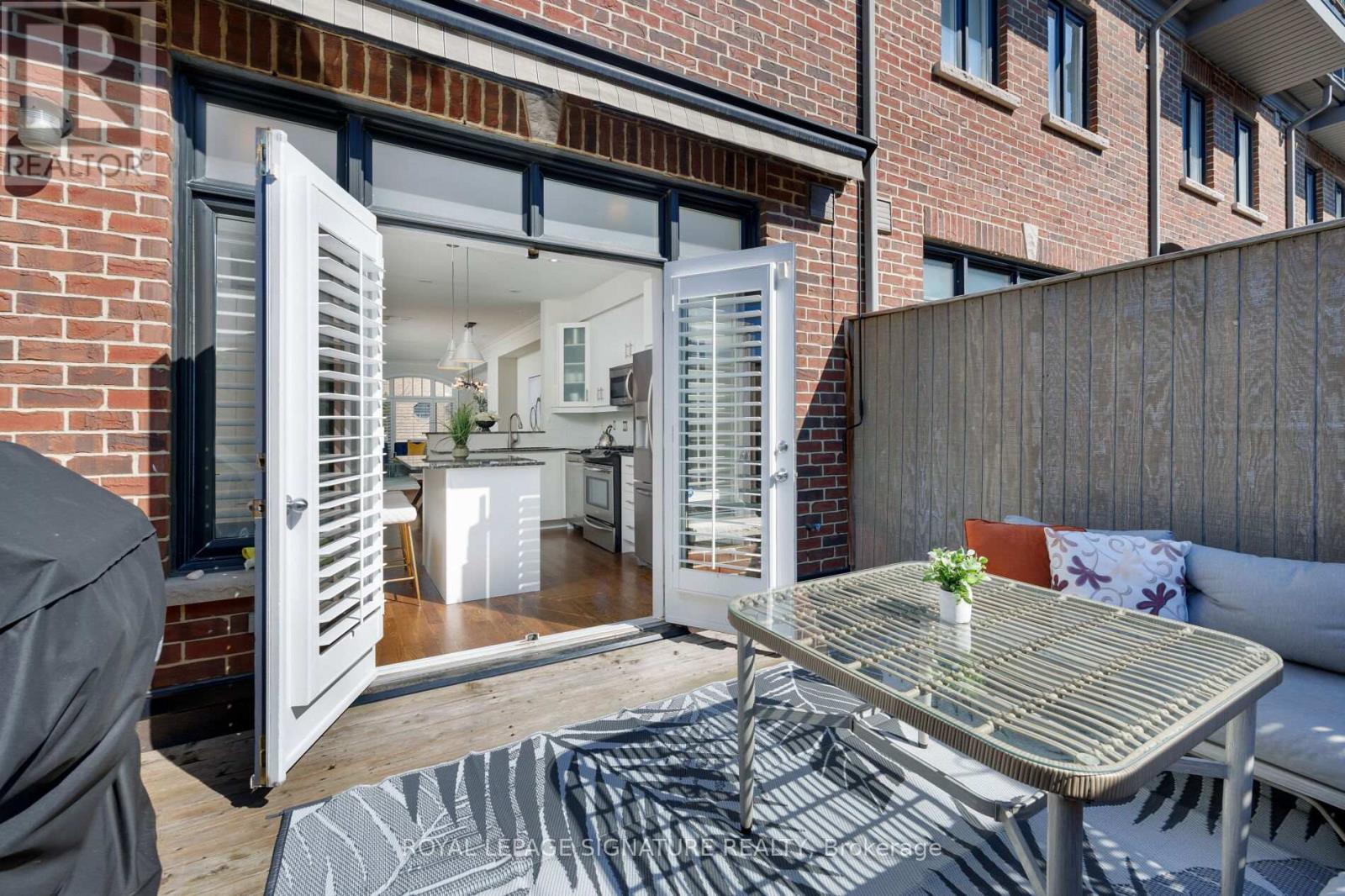 59 Lobo Mews, Toronto, Ontario  M8Z 0B2 - Photo 10 - W12992522