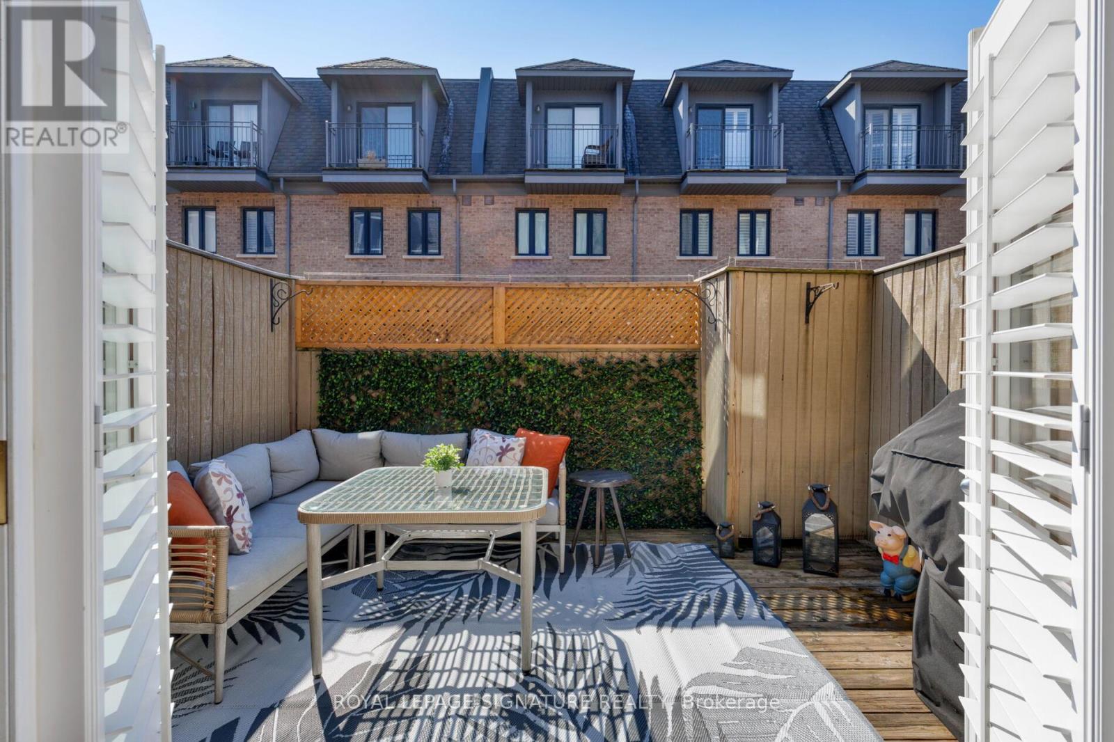 59 Lobo Mews, Toronto, Ontario  M8Z 0B2 - Photo 11 - W12992522