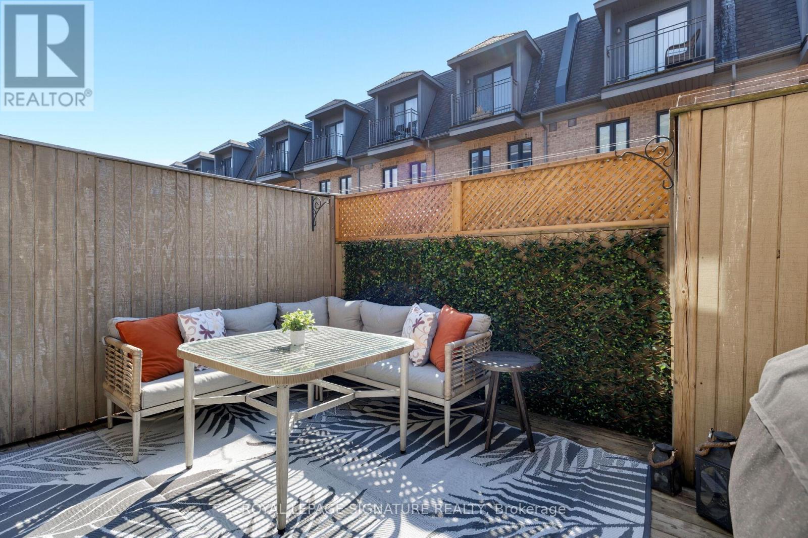 59 Lobo Mews, Toronto, Ontario  M8Z 0B2 - Photo 12 - W12992522