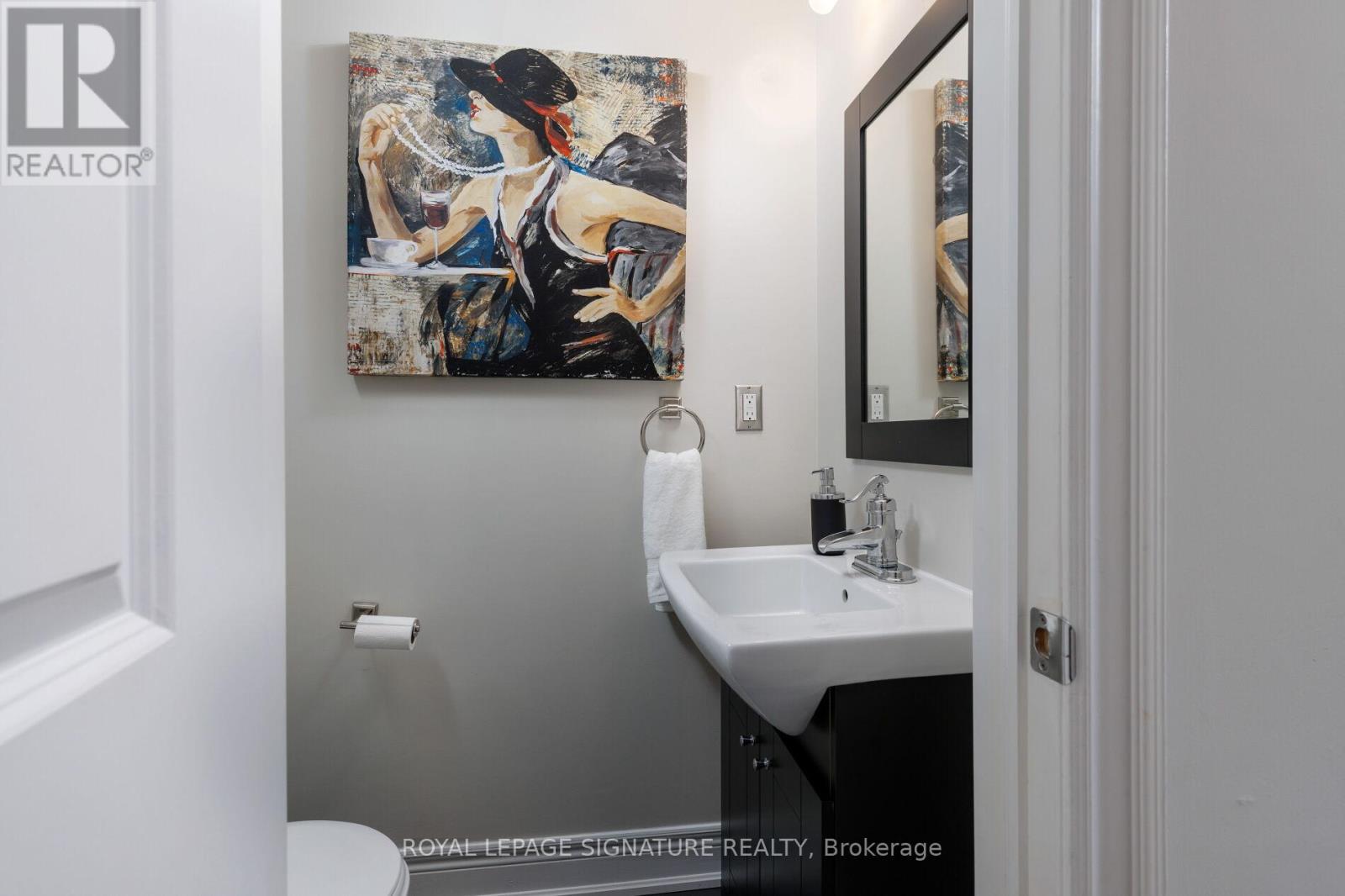 59 Lobo Mews, Toronto, Ontario  M8Z 0B2 - Photo 15 - W12992522