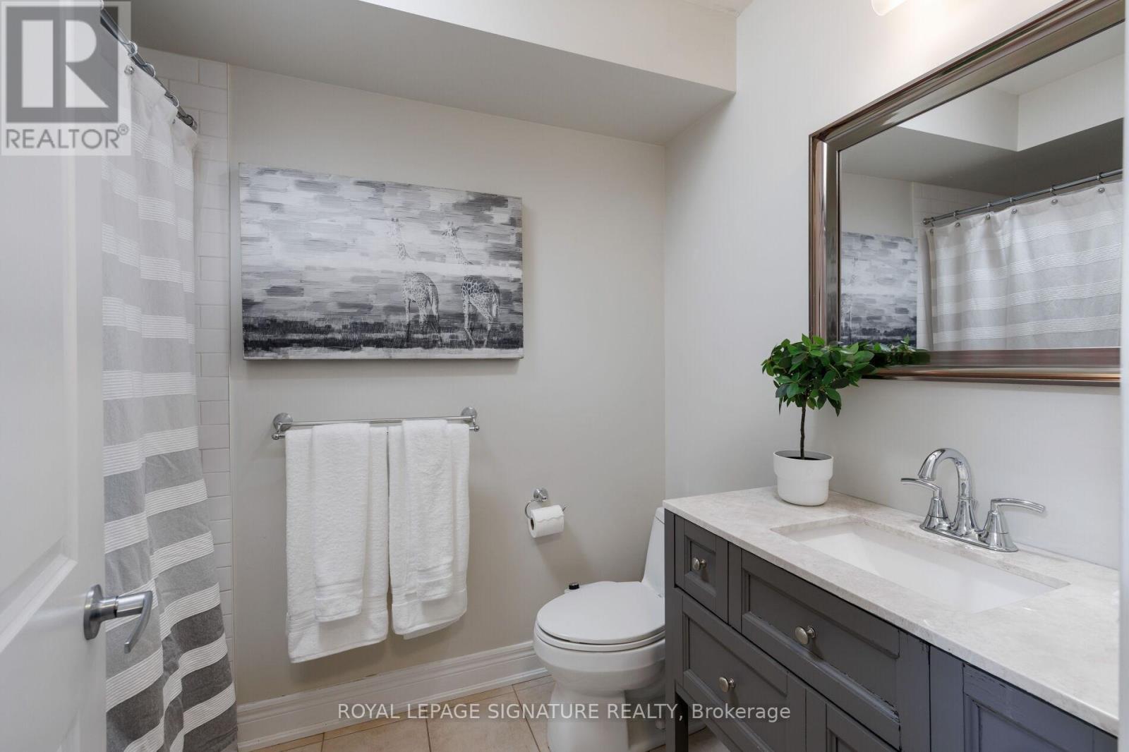 59 Lobo Mews, Toronto, Ontario  M8Z 0B2 - Photo 18 - W12992522