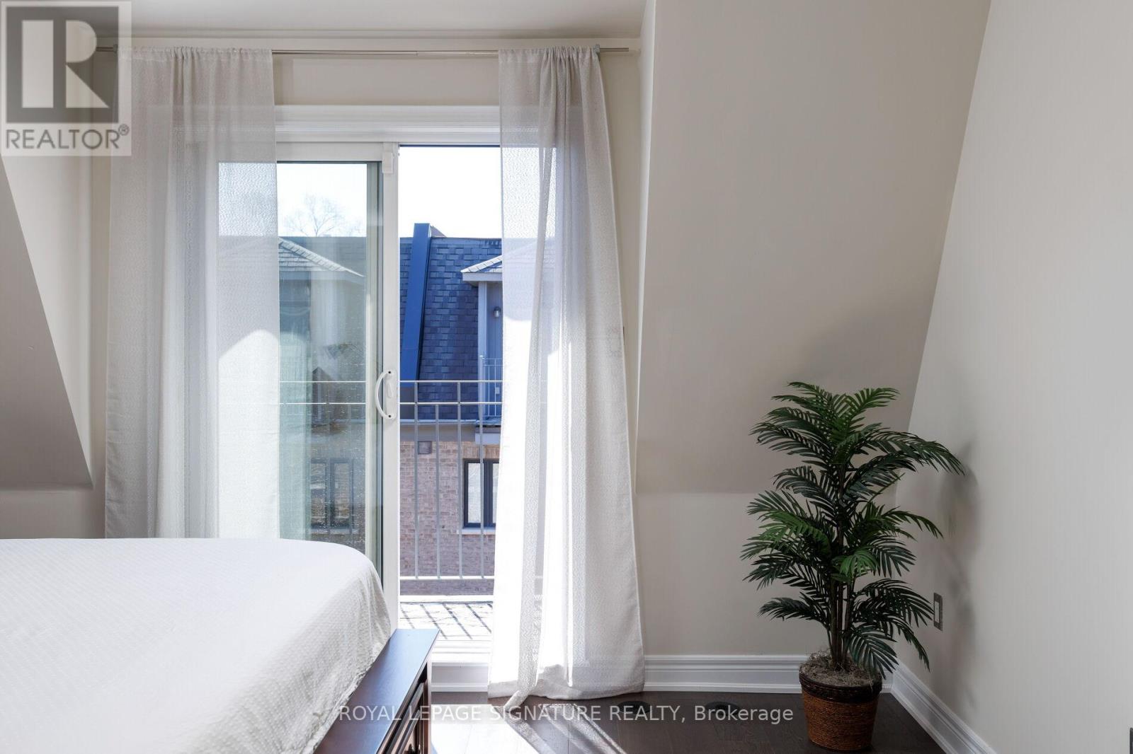 59 Lobo Mews, Toronto, Ontario  M8Z 0B2 - Photo 24 - W12992522