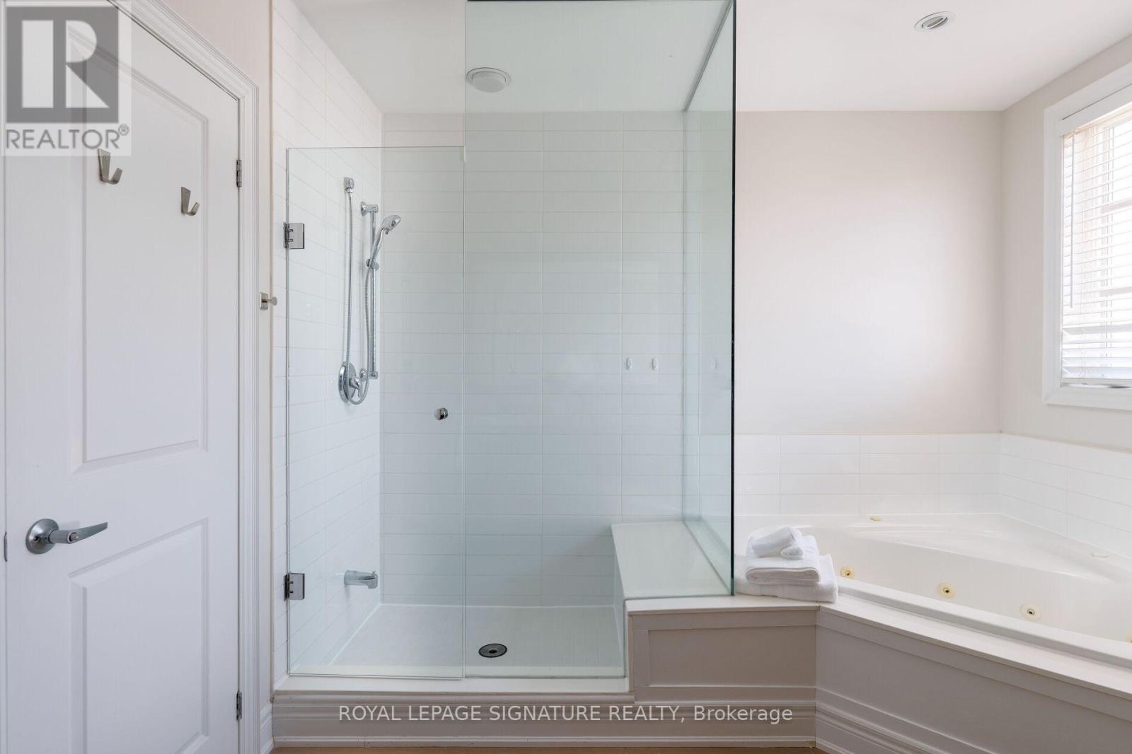 59 Lobo Mews, Toronto, Ontario  M8Z 0B2 - Photo 33 - W12992522