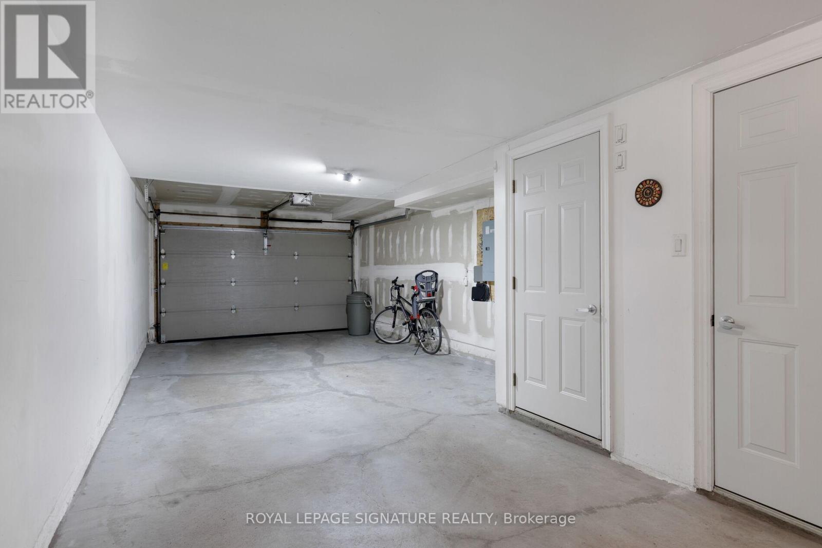 59 Lobo Mews, Toronto, Ontario  M8Z 0B2 - Photo 34 - W12992522