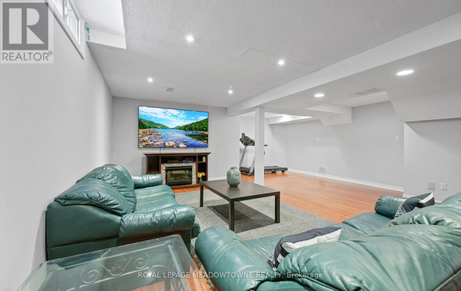 16 Cox Crescent, Brampton, Ontario  L6X 3H1 - Photo 33 - W12992544