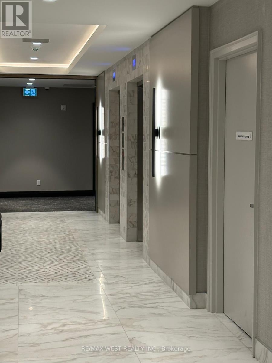 302 - 490 Gordon Krantz Ave Avenue, Milton, Ontario  L9E 1Z5 - Photo 3 - W12992578