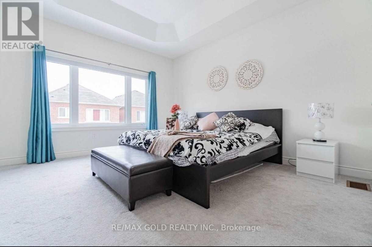 85 Humberstone Crescent, Brampton, Ontario  L7A 4B8 - Photo 12 - W12992600