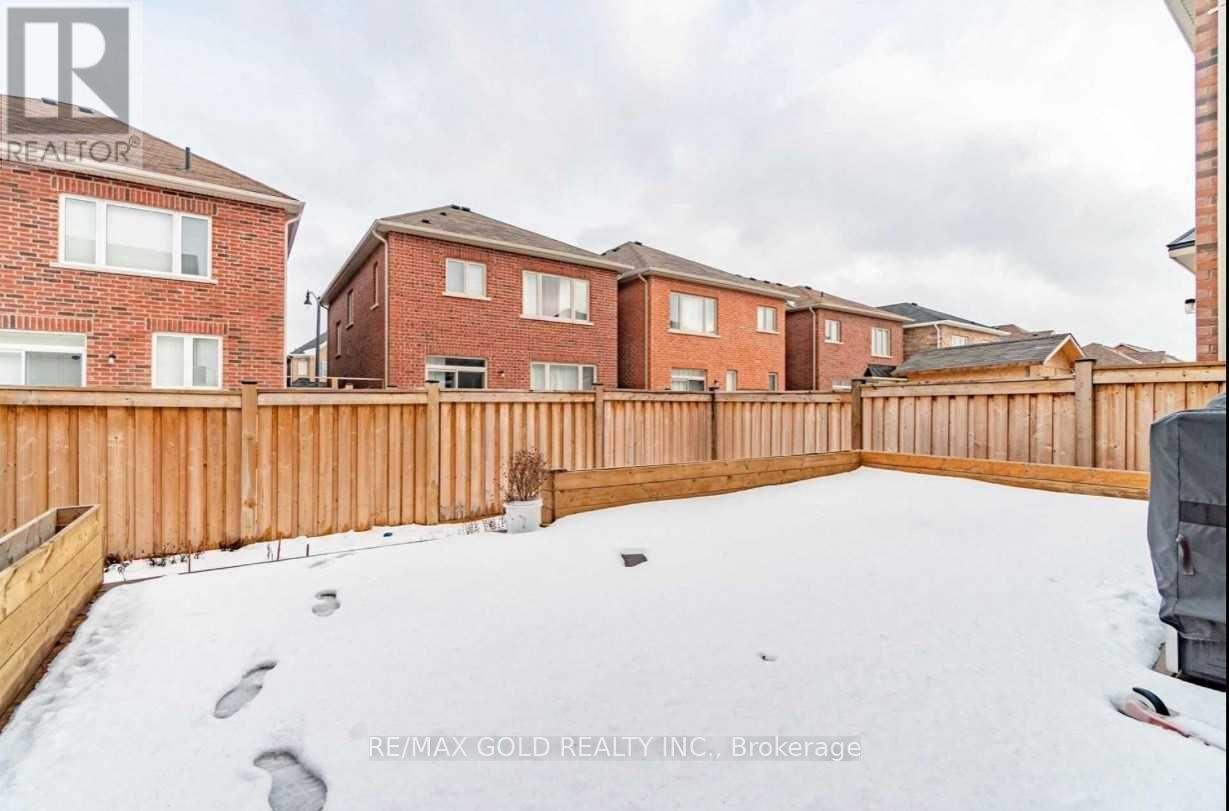 85 Humberstone Crescent, Brampton, Ontario  L7A 4B8 - Photo 18 - W12992600
