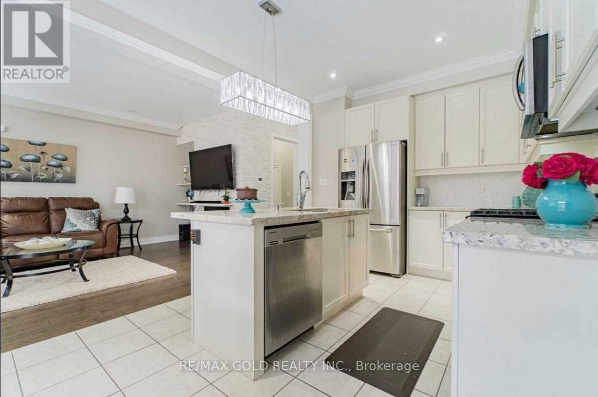 85 Humberstone Crescent, Brampton, Ontario  L7A 4B8 - Photo 7 - W12992600