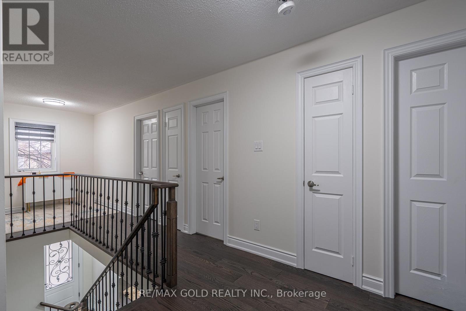 6 Meadow Glade Road, Brampton, Ontario  L6R 1Z7 - Photo 15 - W12992614