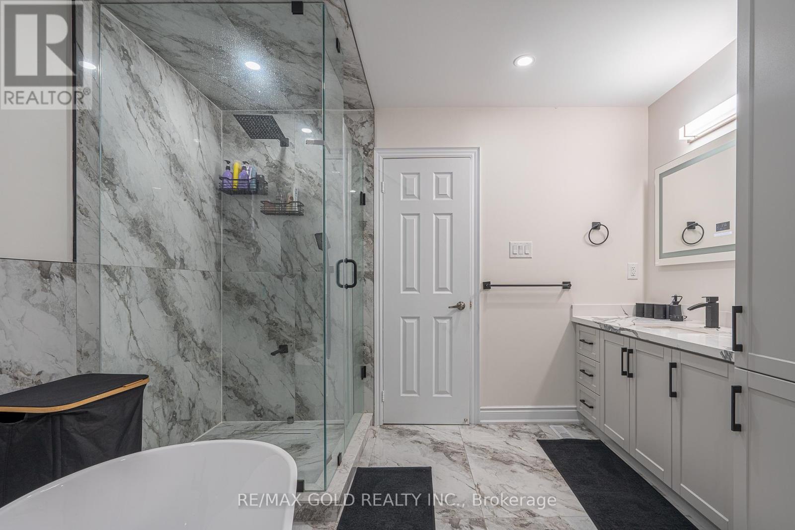 6 Meadow Glade Road, Brampton, Ontario  L6R 1Z7 - Photo 20 - W12992614