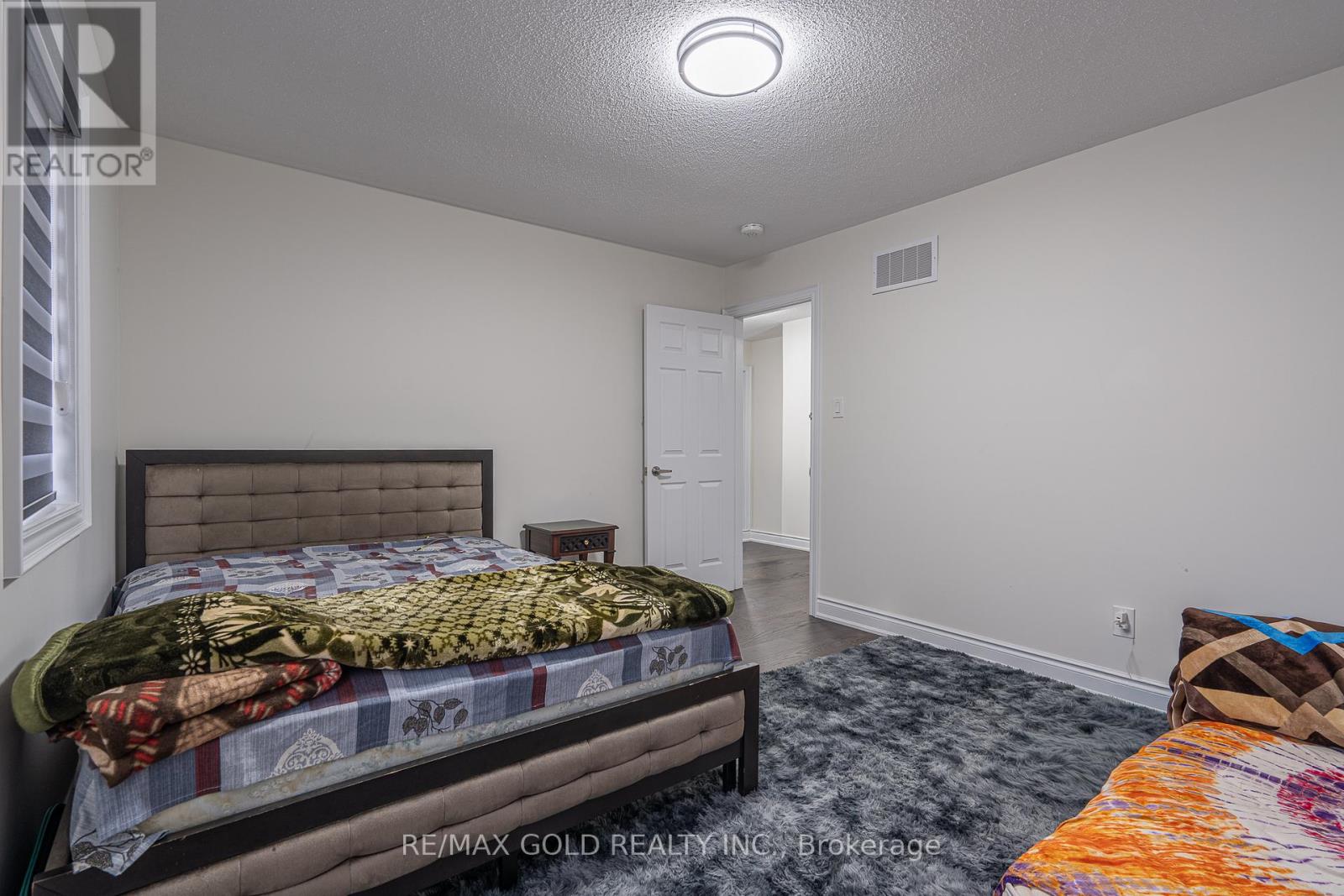 6 Meadow Glade Road, Brampton, Ontario  L6R 1Z7 - Photo 23 - W12992614