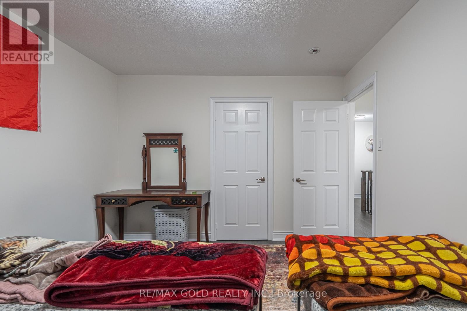 6 Meadow Glade Road, Brampton, Ontario  L6R 1Z7 - Photo 27 - W12992614