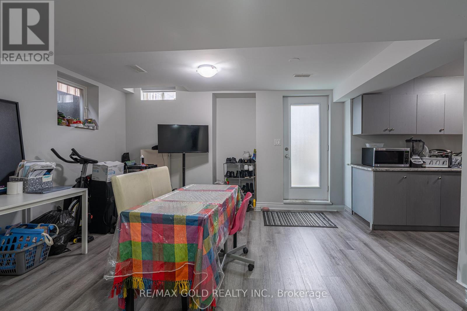 6 Meadow Glade Road, Brampton, Ontario  L6R 1Z7 - Photo 30 - W12992614