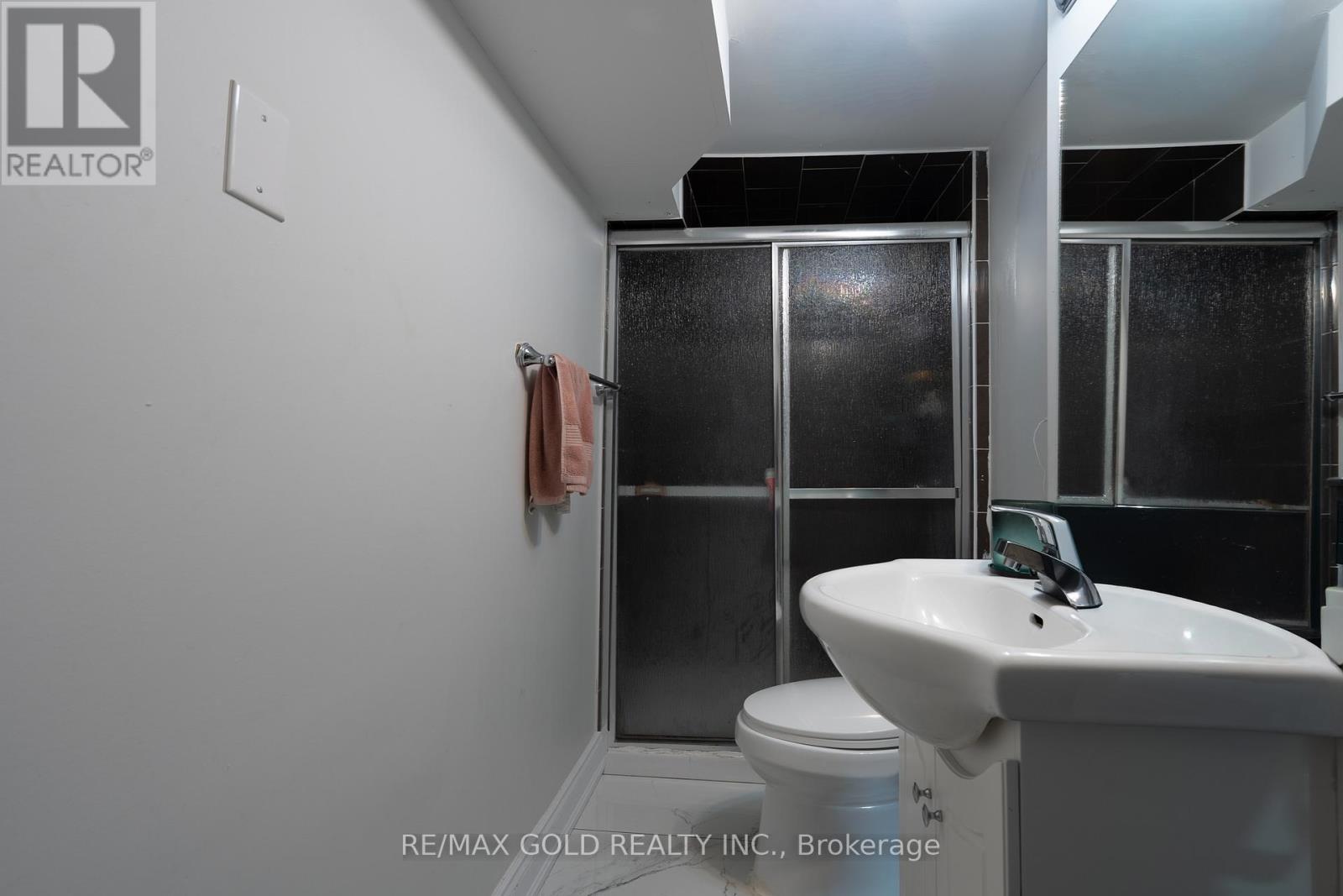 6 Meadow Glade Road, Brampton, Ontario  L6R 1Z7 - Photo 35 - W12992614