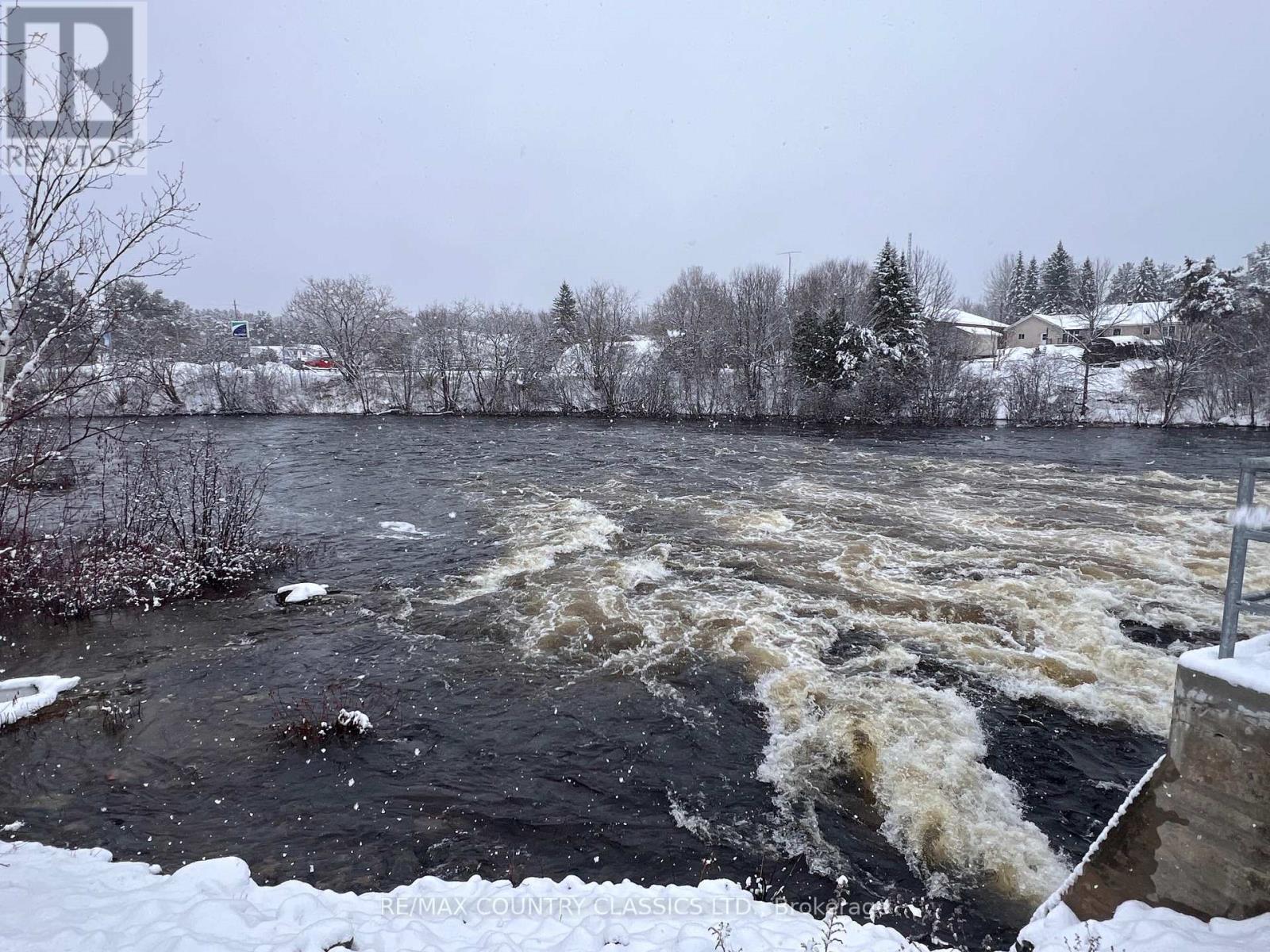 29606 60 Hwy Highway, South Algonquin, Ontario  K0J 2M0 - Photo 4 - X12992048